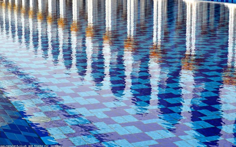 Avión en el aeropuerto de Abu Dhabi